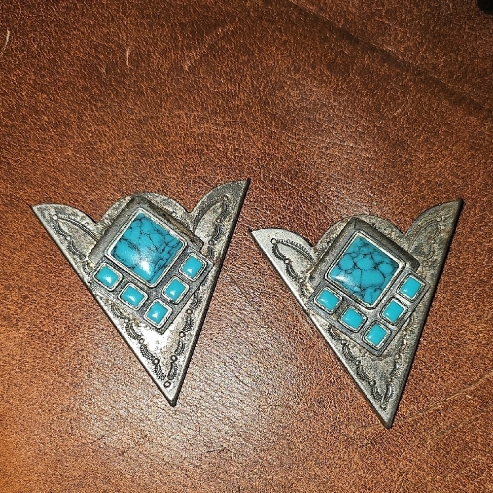 SOUTHWESTERN VINTAGE ETCHED SILVER TONE FAUX TURQUIOSE SET OF 2